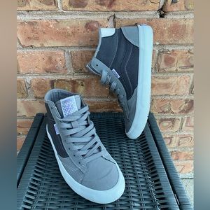 Vans Lizzie Shoe in Grey
